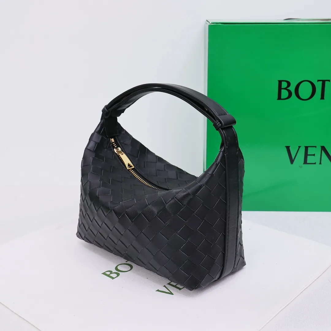 All categories Official website "Brand Women's Bags" Women's Bags 💙 BV 2026 new BV portable shoulder bag